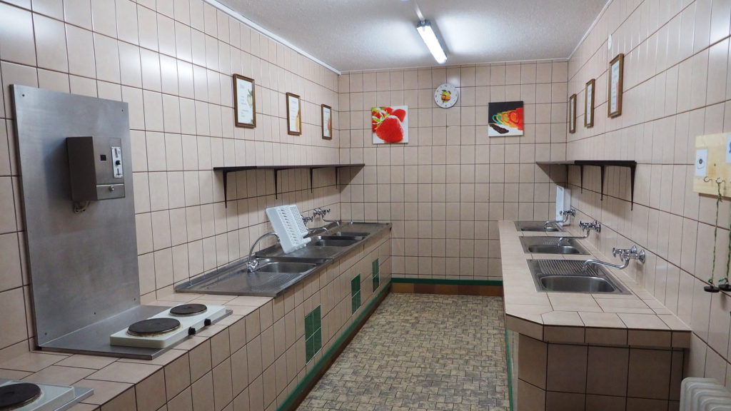 Kochen und Spülen - Campingplatz im Waldwinkel
